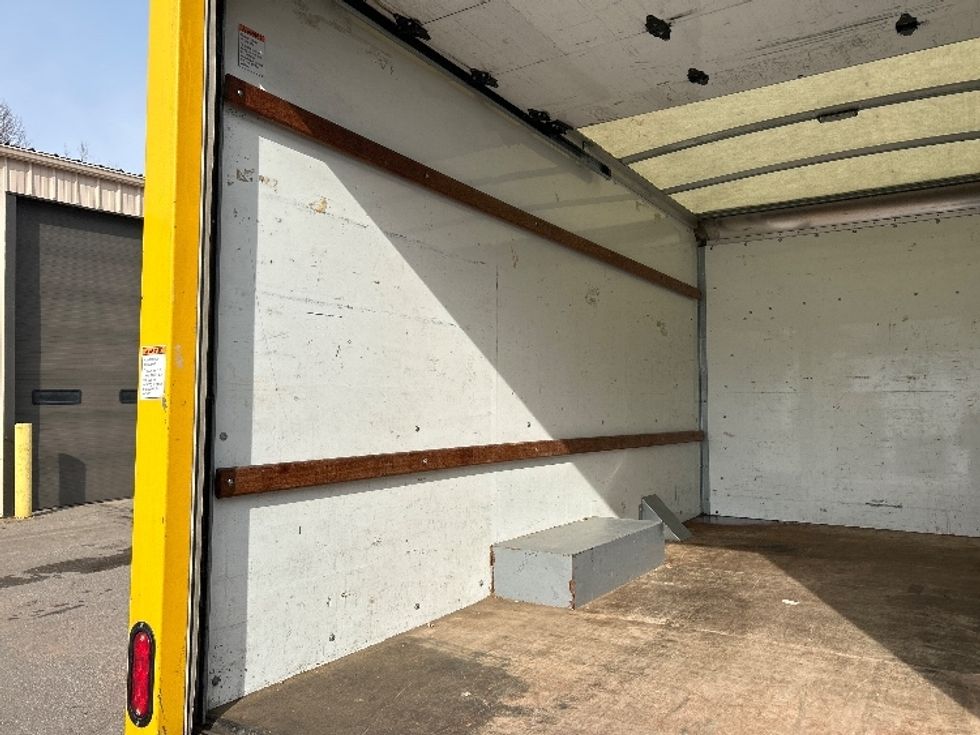 Light Duty Box Truck-Light and Medium Duty Trucks-GMC-2020-Savana G33503-Pittsburgh-PA-95,728\n\t\tmiles-$ 25,250 - Image 9