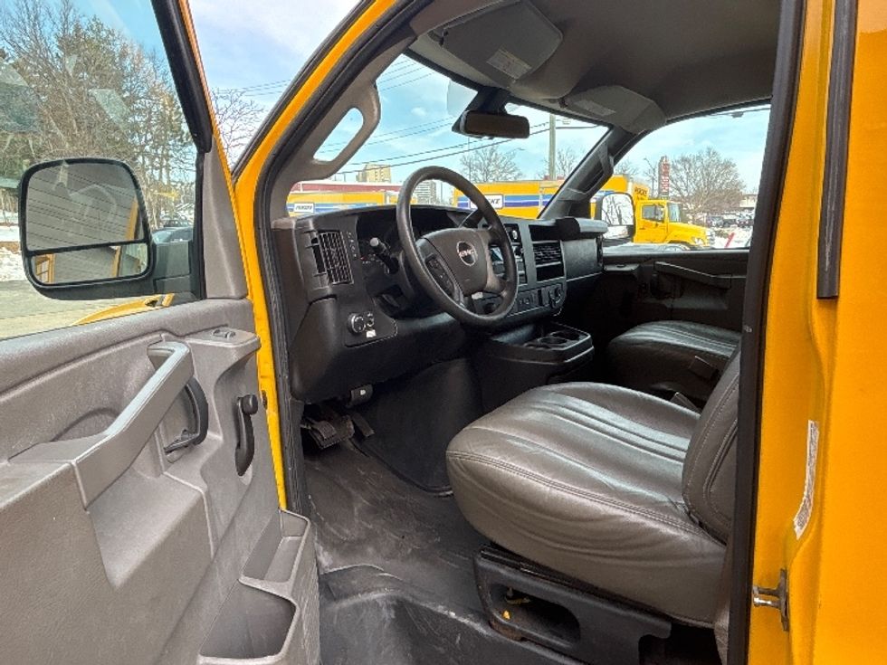 Light Duty Box Truck-Light and Medium Duty Trucks-GMC-2020-Savana G33503-Rockville-MD-100,079\n\t\tmiles-$ 24,250 - Image 16