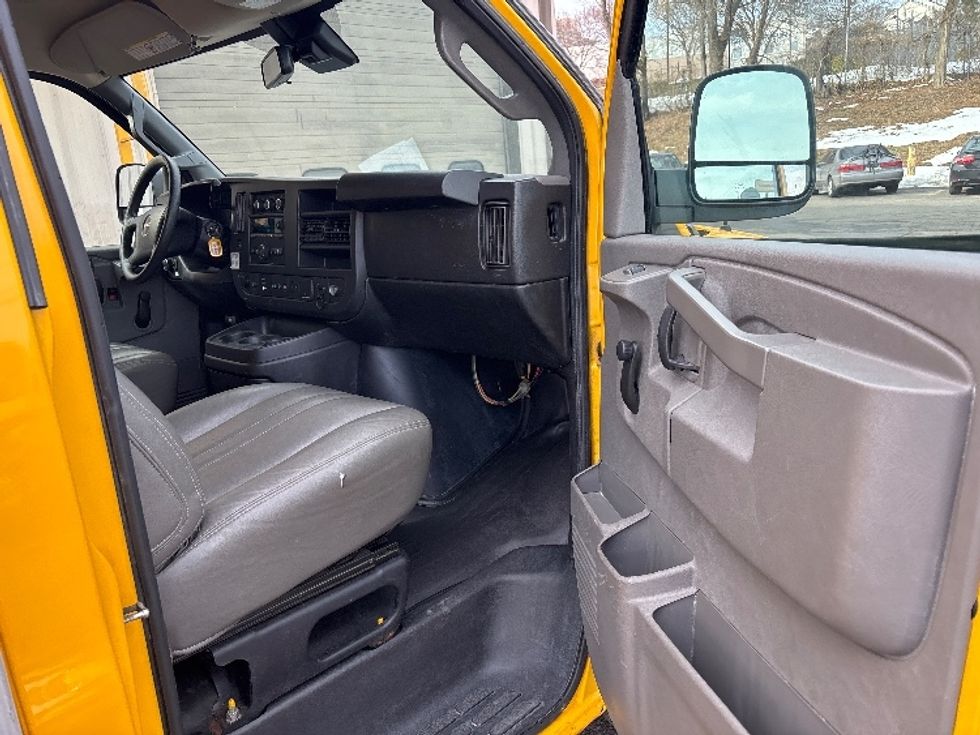 Light Duty Box Truck-Light and Medium Duty Trucks-GMC-2020-Savana G33503-Rockville-MD-100,079\n\t\tmiles-$ 24,250 - Image 20