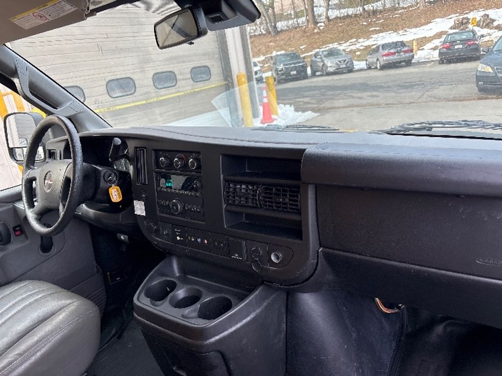 Light Duty Box Truck-Light and Medium Duty Trucks-GMC-2020-Savana G33503-Rockville-MD-100,079\n\t\tmiles-$ 24,250 - Image 22