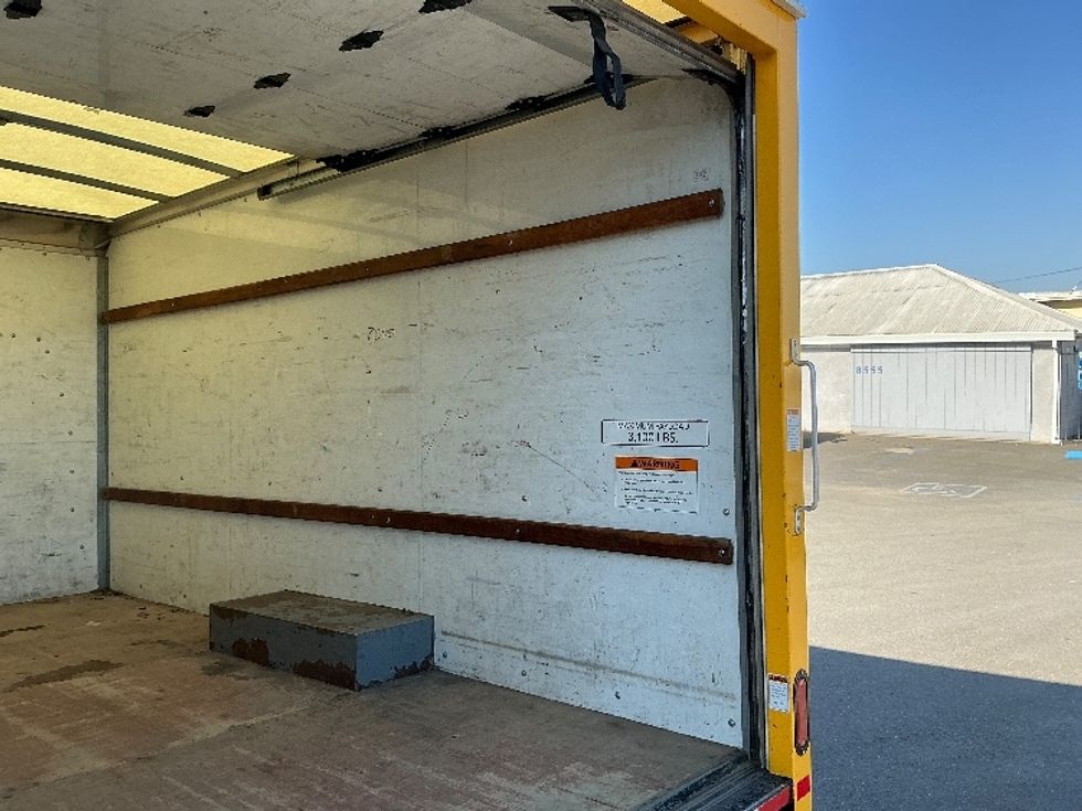 Light Duty Box Truck-Light and Medium Duty Trucks-GMC-2020-Savana G33503-Sacramento-CA-88,235\n\t\tmiles-$ 27,500 - Image 10