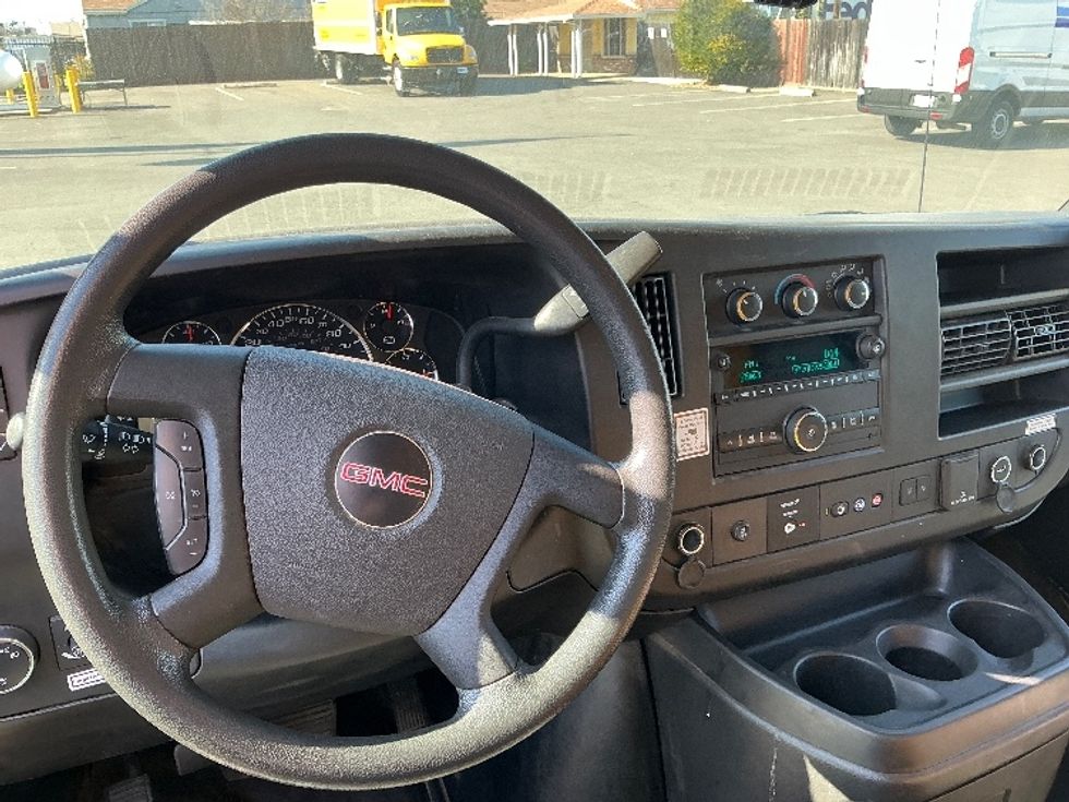 Light Duty Box Truck-Light and Medium Duty Trucks-GMC-2020-Savana G33503-Sacramento-CA-88,235\n\t\tmiles-$ 27,500 - Image 15