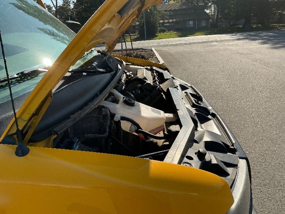 Light Duty Box Truck-Light and Medium Duty Trucks-GMC-2020-Savana G33503-Sacramento-CA-88,235\n\t\tmiles-$ 27,500 - Image 20