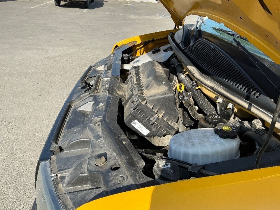 Light Duty Box Truck-Light and Medium Duty Trucks-GMC-2020-Savana G33503-Sacramento-CA-88,235\n\t\tmiles-$ 27,500 - Image 21