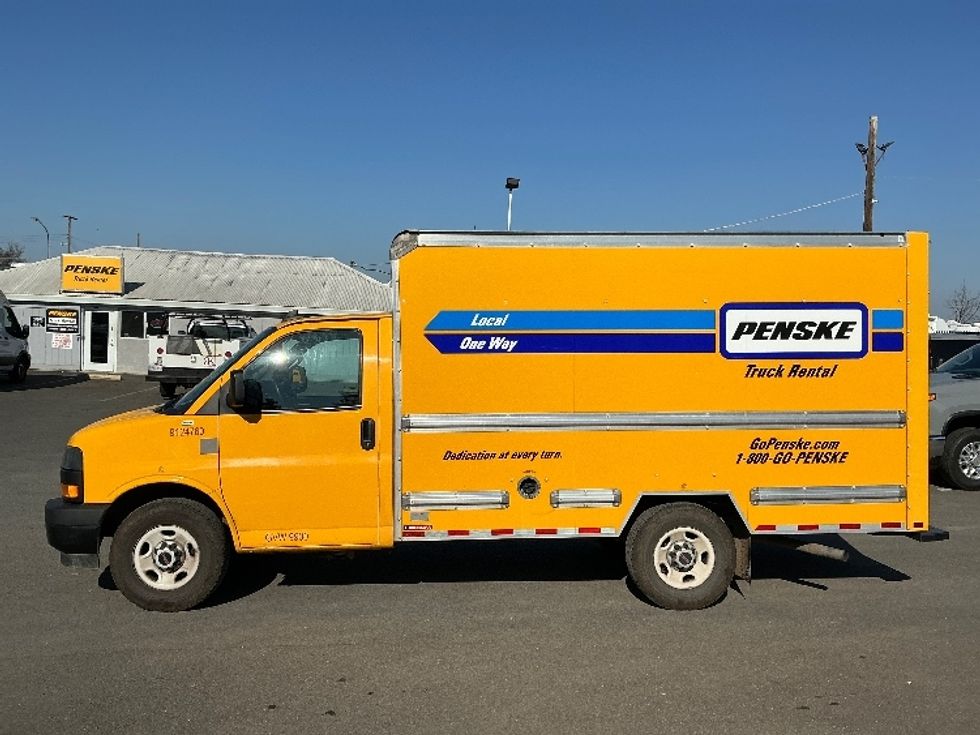 Light Duty Box Truck-Light and Medium Duty Trucks-GMC-2020-Savana G33503-Sacramento-CA-88,235\n\t\tmiles-$ 27,500 - Image 4