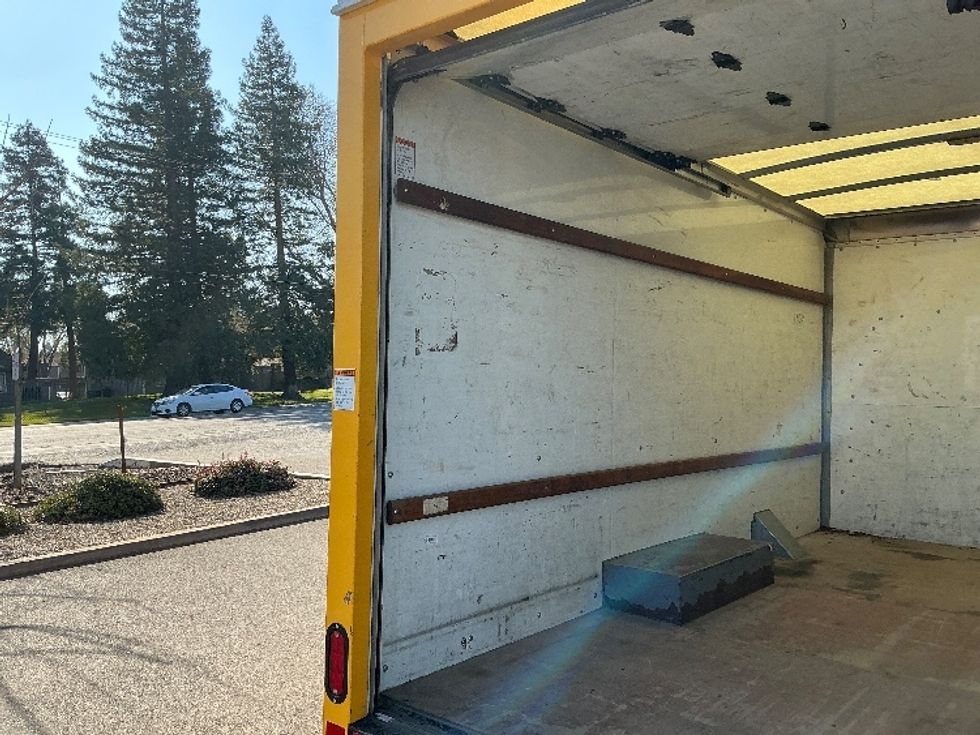 Light Duty Box Truck-Light and Medium Duty Trucks-GMC-2020-Savana G33503-Sacramento-CA-88,235\n\t\tmiles-$ 27,500 - Image 9