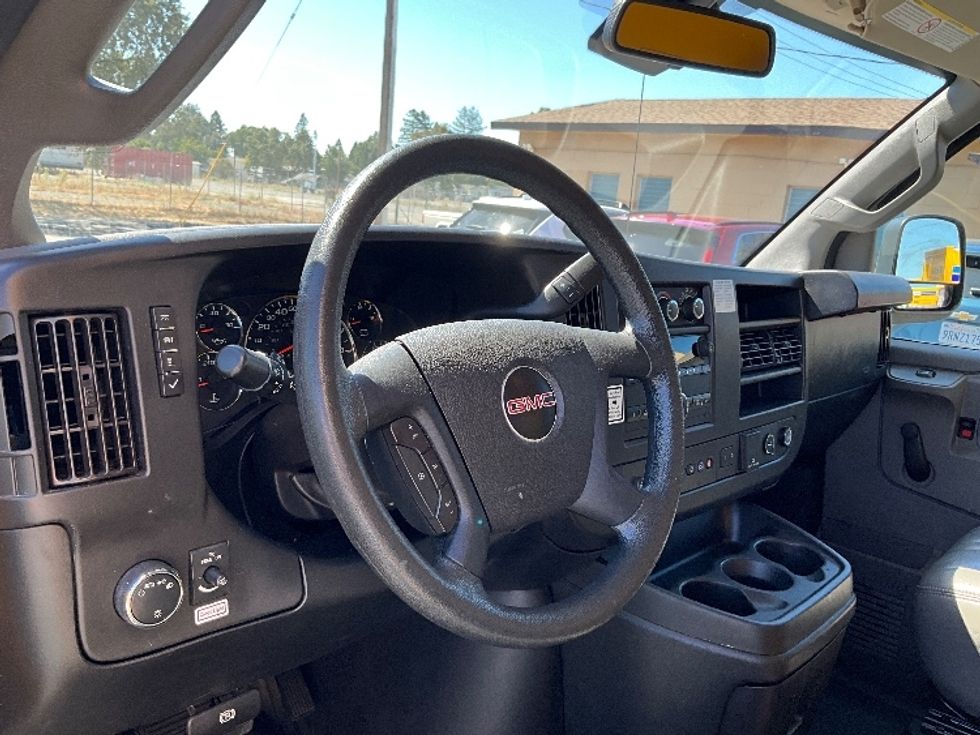 Light Duty Box Truck-Light and Medium Duty Trucks-GMC-2020-Savana G33503-West Sacramento-CA-80,291\n\t\tmiles-$ 28,500 - Image 14