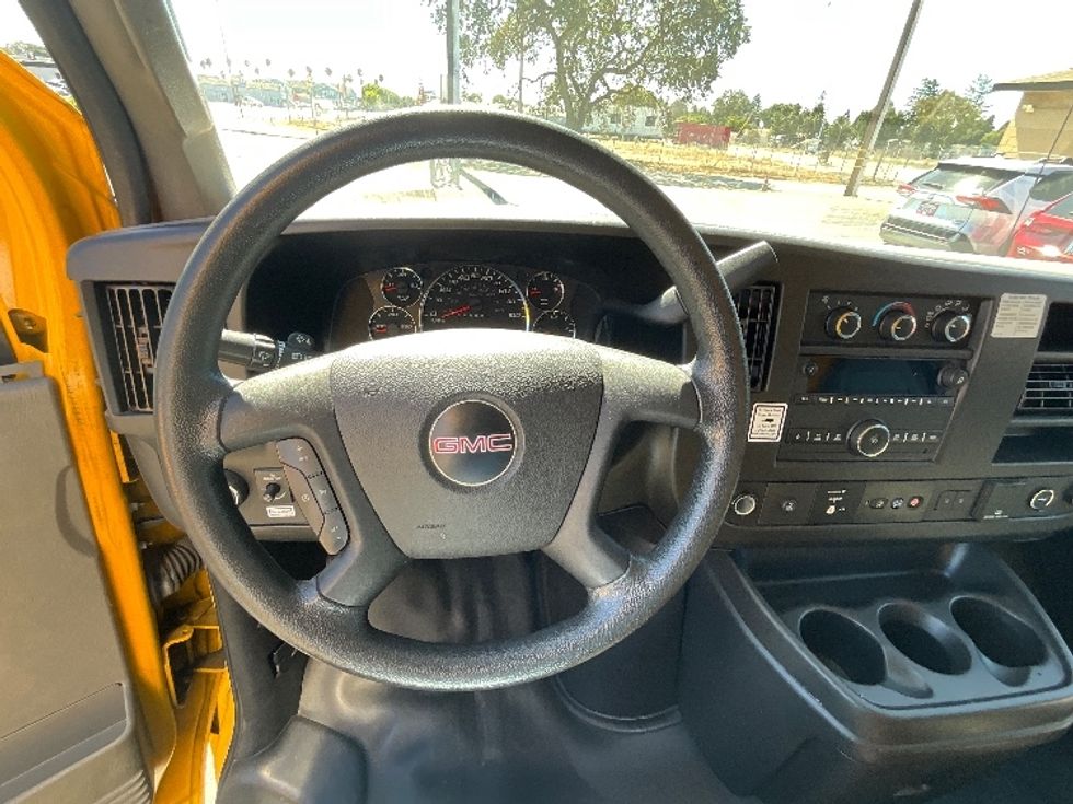 Light Duty Box Truck-Light and Medium Duty Trucks-GMC-2020-Savana G33503-West Sacramento-CA-80,291\n\t\tmiles-$ 28,500 - Image 15