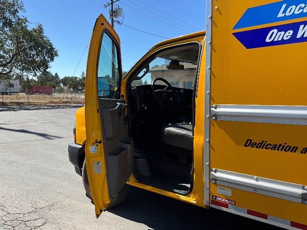 Light Duty Box Truck-Light and Medium Duty Trucks-GMC-2020-Savana G33503-West Sacramento-CA-80,291\n\t\tmiles-$ 28,500 - Image 13