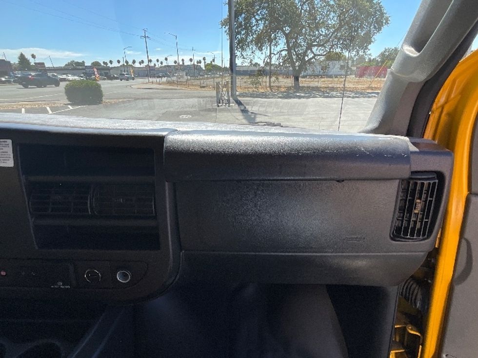 Light Duty Box Truck-Light and Medium Duty Trucks-GMC-2020-Savana G33503-West Sacramento-CA-80,291\n\t\tmiles-$ 28,500 - Image 18