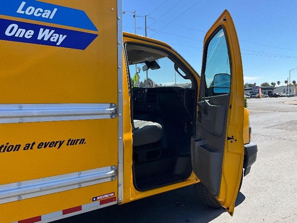 Light Duty Box Truck-Light and Medium Duty Trucks-GMC-2020-Savana G33503-West Sacramento-CA-80,291\n\t\tmiles-$ 28,500 - Image 17