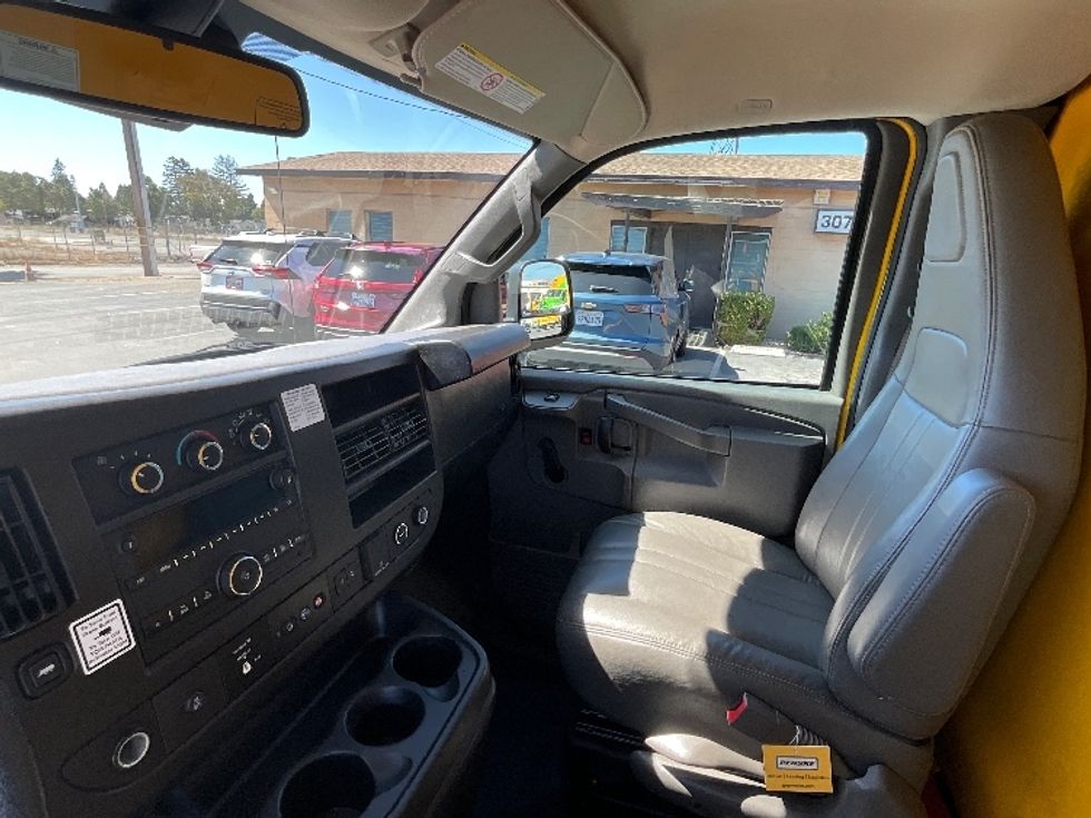 Light Duty Box Truck-Light and Medium Duty Trucks-GMC-2020-Savana G33503-West Sacramento-CA-80,291\n\t\tmiles-$ 28,500 - Image 16