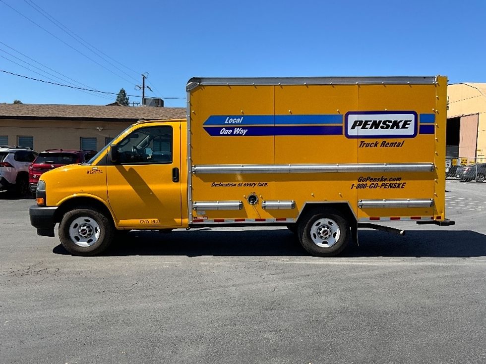 Light Duty Box Truck-Light and Medium Duty Trucks-GMC-2020-Savana G33503-West Sacramento-CA-80,291\n\t\tmiles-$ 28,500 - Image 4