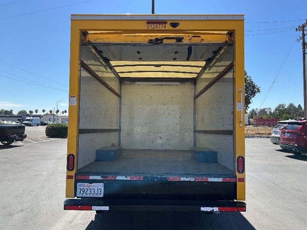Light Duty Box Truck-Light and Medium Duty Trucks-GMC-2020-Savana G33503-West Sacramento-CA-80,291\n\t\tmiles-$ 28,500 - Image 7