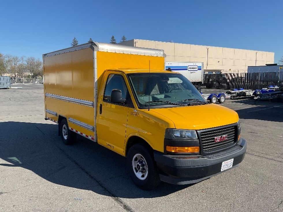 Light Duty Box Truck-Light and Medium Duty Trucks-GMC-2020-Savana G33503-West Sacramento-CA-82,758\n\t\tmiles-$ 28,250 - Image 1