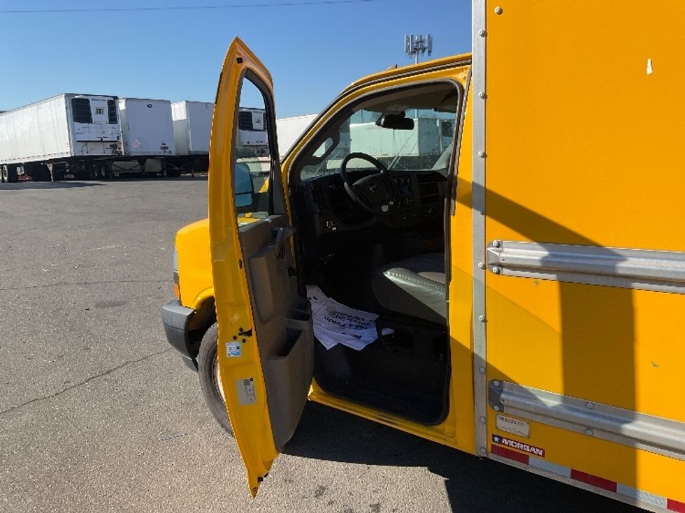 Light Duty Box Truck-Light and Medium Duty Trucks-GMC-2020-Savana G33503-West Sacramento-CA-82,758\n\t\tmiles-$ 28,250 - Image 15