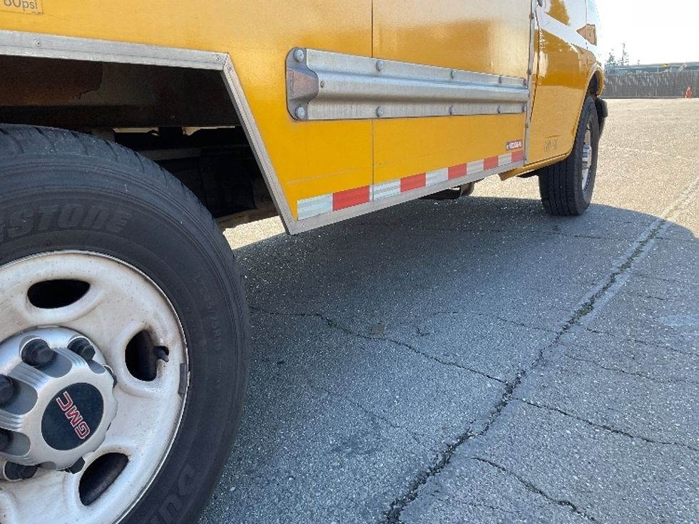 Light Duty Box Truck-Light and Medium Duty Trucks-GMC-2020-Savana G33503-West Sacramento-CA-82,758\n\t\tmiles-$ 28,250 - Image 13