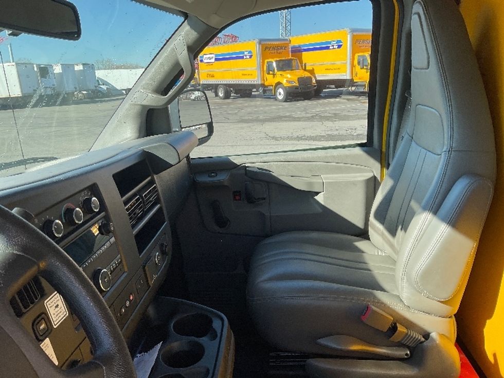 Light Duty Box Truck-Light and Medium Duty Trucks-GMC-2020-Savana G33503-West Sacramento-CA-82,758\n\t\tmiles-$ 28,250 - Image 18