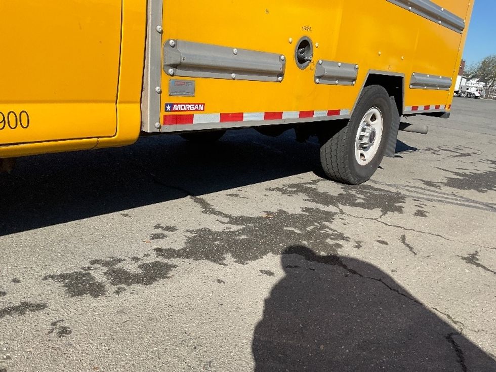 Light Duty Box Truck-Light and Medium Duty Trucks-GMC-2020-Savana G33503-West Sacramento-CA-82,758\n\t\tmiles-$ 28,250 - Image 5