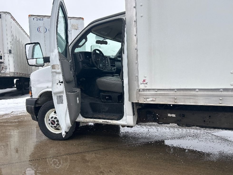 Light Duty Box Truck-Light and Medium Duty Trucks-GMC-2020-Savana G33803-Goshen-IN-155,423\n\t\tmiles-$ 20,000 - Image 16