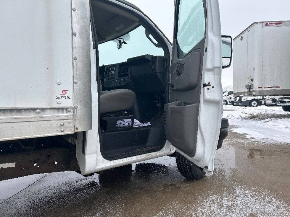 Light Duty Box Truck-Light and Medium Duty Trucks-GMC-2020-Savana G33803-Goshen-IN-155,423\n\t\tmiles-$ 20,000 - Image 20
