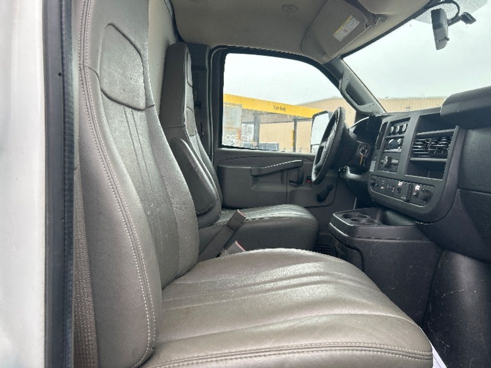 Light Duty Box Truck-Light and Medium Duty Trucks-GMC-2020-Savana G33803-Goshen-IN-155,423\n\t\tmiles-$ 20,000 - Image 22