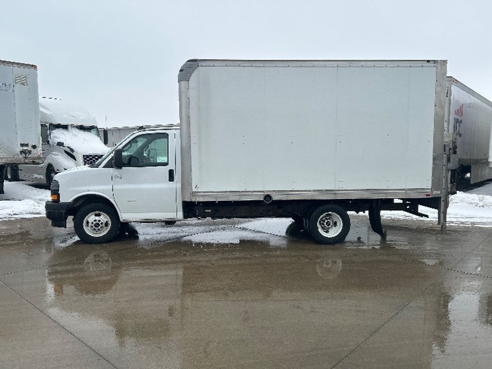 Light Duty Box Truck-Light and Medium Duty Trucks-GMC-2020-Savana G33803-Goshen-IN-155,423\n\t\tmiles-$ 20,000 - Image 4