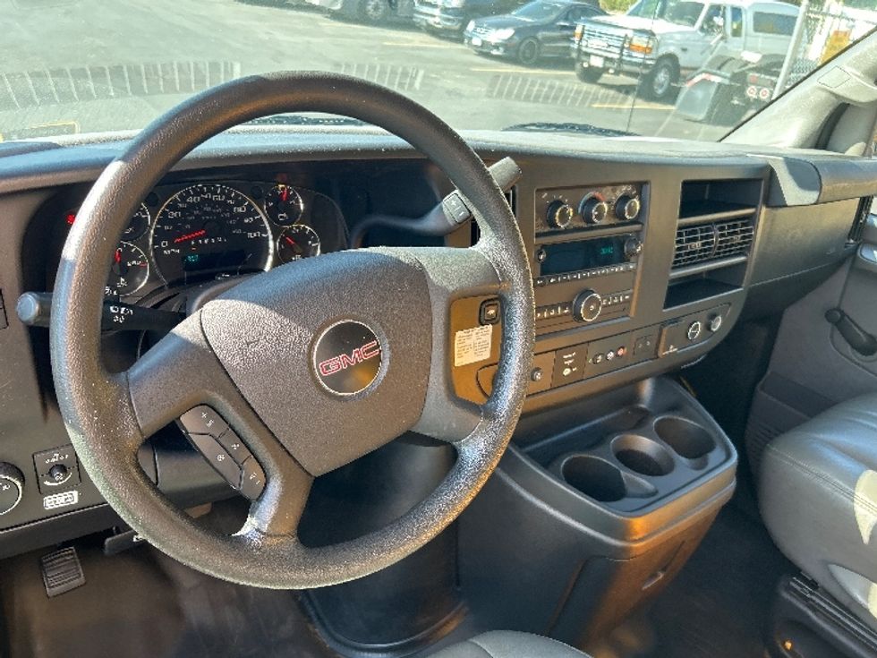 Light Duty Box Truck-Light and Medium Duty Trucks-GMC-2020-Savana G33903-Akron-OH-91,581\n\t\tmiles-$ 26,250 - Image 17