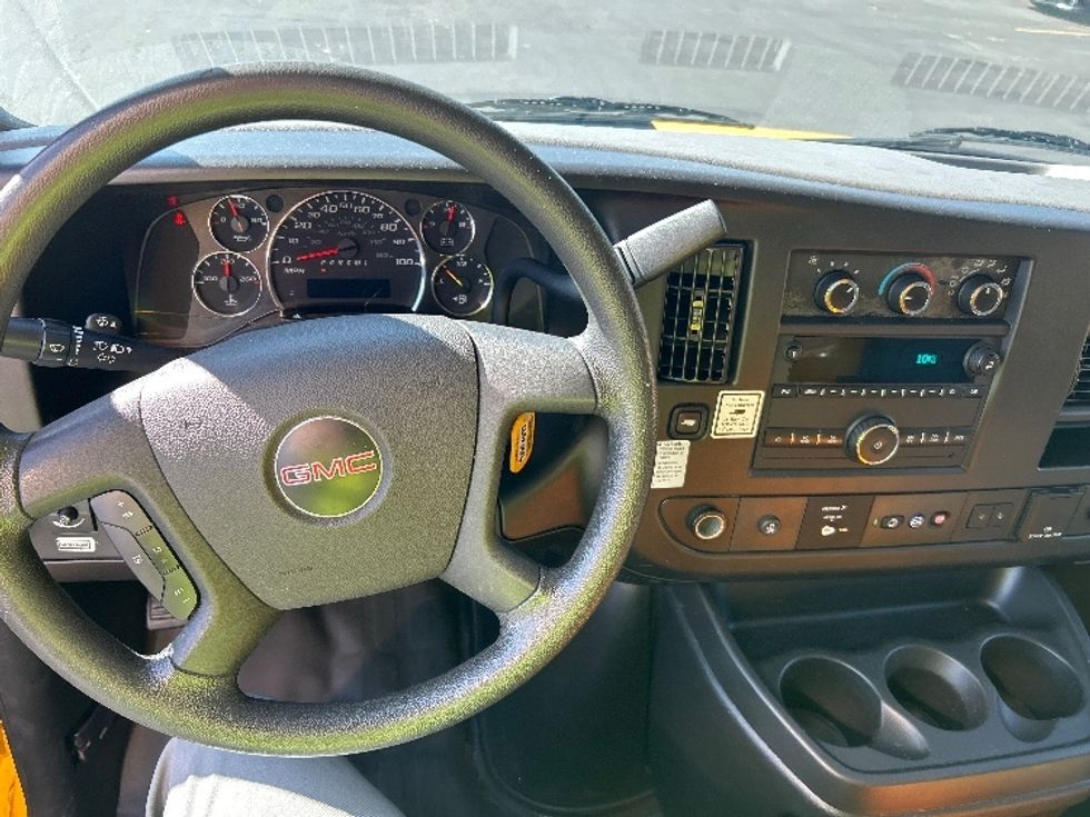 Light Duty Box Truck-Light and Medium Duty Trucks-GMC-2020-Savana G33903-Akron-OH-91,581\n\t\tmiles-$ 26,250 - Image 18