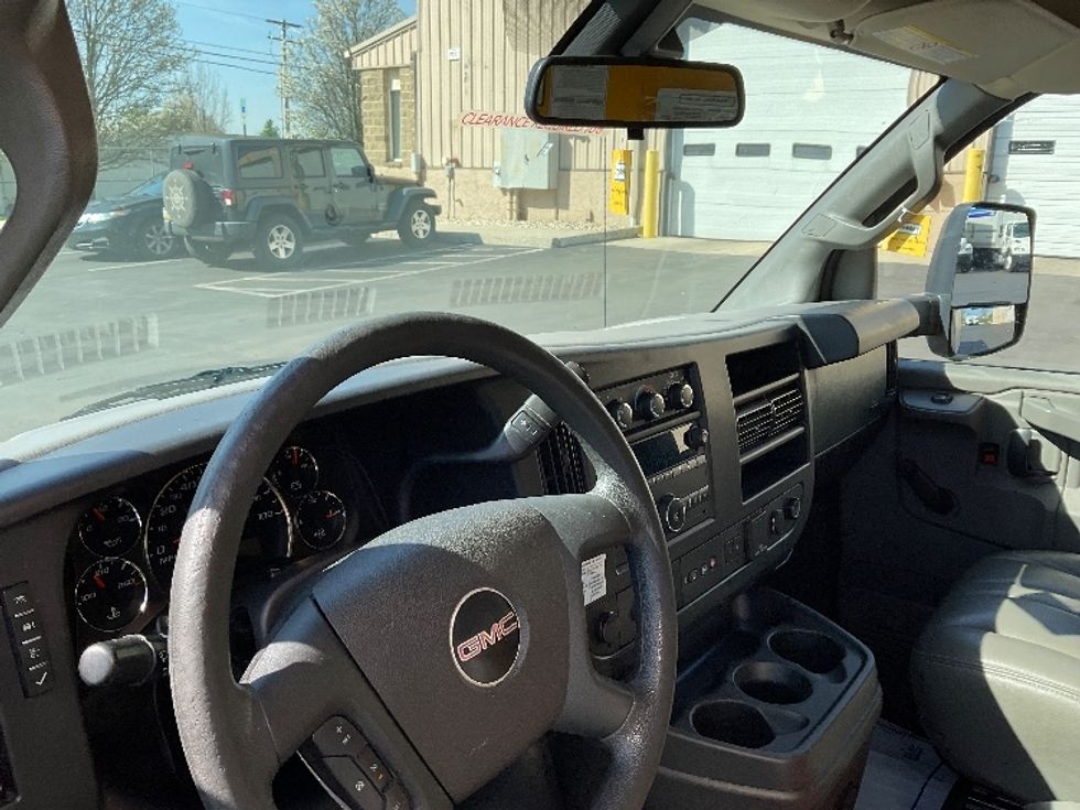 Light Duty Box Truck-Light and Medium Duty Trucks-GMC-2020-Savana G33903-Allentown-PA-101,099\n\t\tmiles-$ 24,250 - Image 17