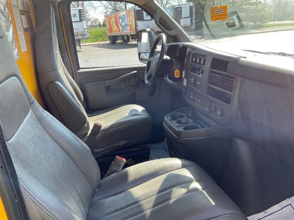Light Duty Box Truck-Light and Medium Duty Trucks-GMC-2020-Savana G33903-Allentown-PA-101,099\n\t\tmiles-$ 24,250 - Image 22