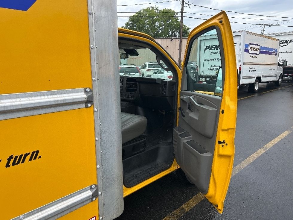 Light Duty Box Truck-Light and Medium Duty Trucks-GMC-2020-Savana G33903-Apopka-FL-108,722\n\t\tmiles-$ 26,750 - Image 19