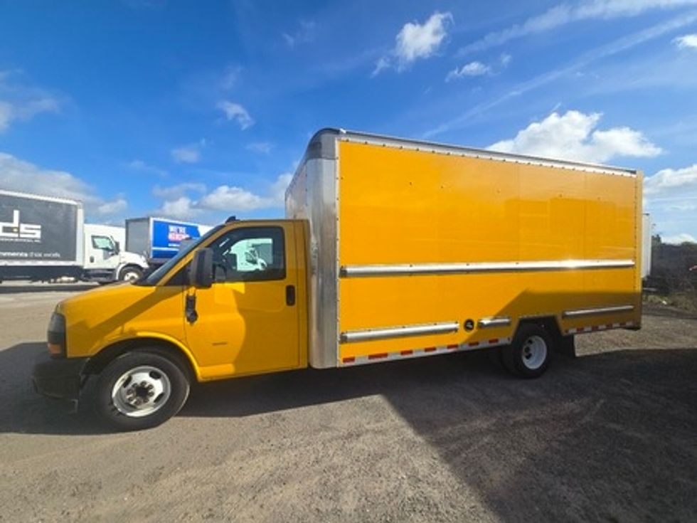 Light Duty Box Truck-Light and Medium Duty Trucks-GMC-2020-Savana G33903-Apopka-FL-108,722\n\t\tmiles-$ 26,750 - Image 4