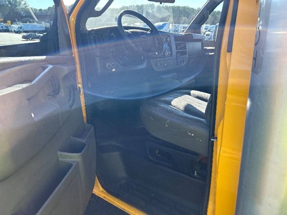 Light Duty Box Truck-Light and Medium Duty Trucks-GMC-2020-Savana G33903-Atlanta-GA-120,705\n\t\tmiles-$ 23,500 - Image 16