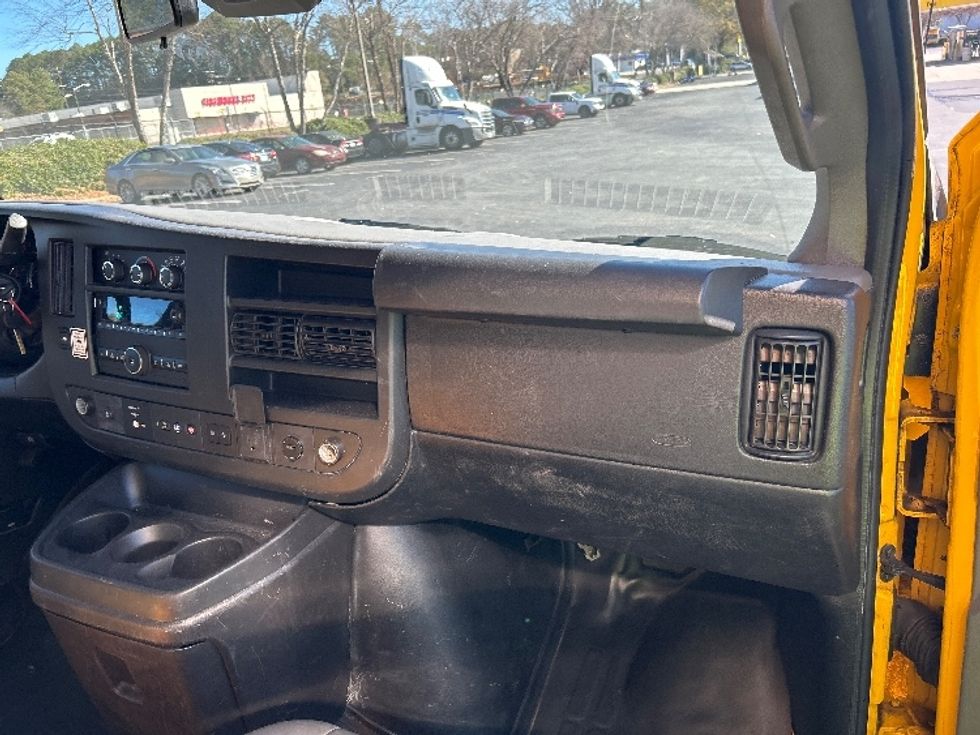 Light Duty Box Truck-Light and Medium Duty Trucks-GMC-2020-Savana G33903-Atlanta-GA-120,705\n\t\tmiles-$ 23,500 - Image 21