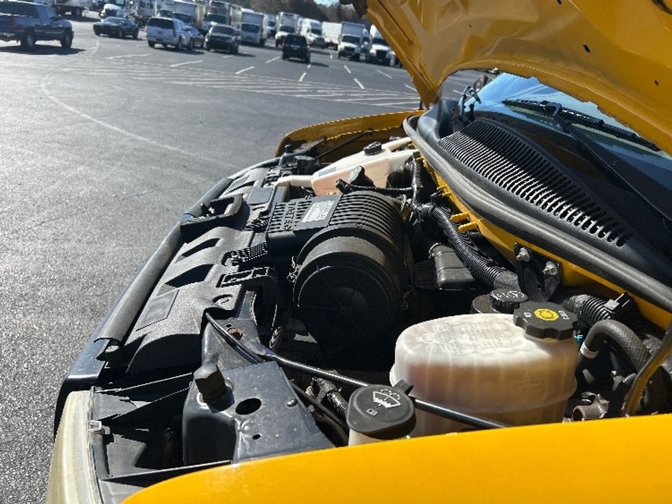 Light Duty Box Truck-Light and Medium Duty Trucks-GMC-2020-Savana G33903-Atlanta-GA-120,705\n\t\tmiles-$ 23,500 - Image 24