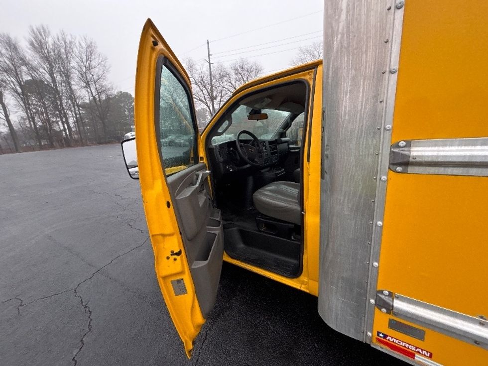 Light Duty Box Truck-Light and Medium Duty Trucks-GMC-2020-Savana G33903-Atlanta-GA-94,244\n\t\tmiles-$ 26,750 - Image 16
