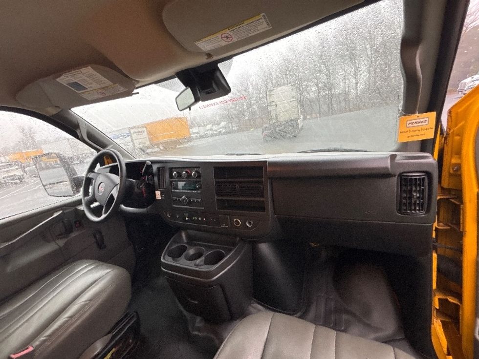 Light Duty Box Truck-Light and Medium Duty Trucks-GMC-2020-Savana G33903-Atlanta-GA-94,244\n\t\tmiles-$ 26,750 - Image 21