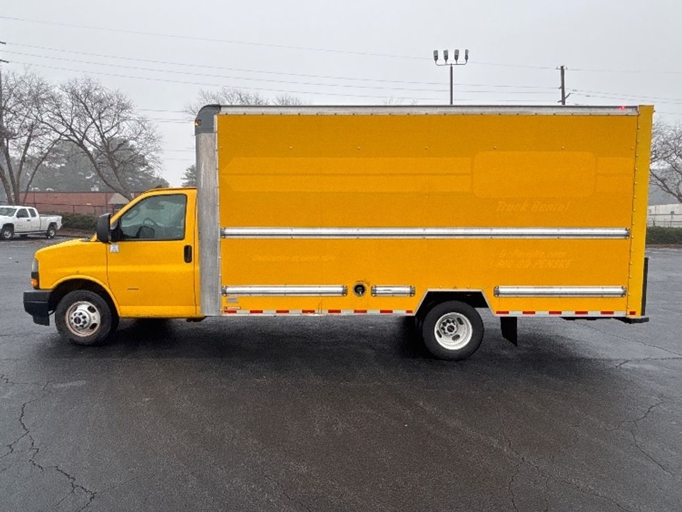 Light Duty Box Truck-Light and Medium Duty Trucks-GMC-2020-Savana G33903-Atlanta-GA-94,244\n\t\tmiles-$ 26,750 - Image 4