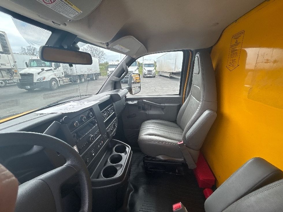 Light Duty Box Truck-Light and Medium Duty Trucks-GMC-2020-Savana G33903-Bakersfield-CA-112,694\n\t\tmiles-$ 26,250 - Image 19