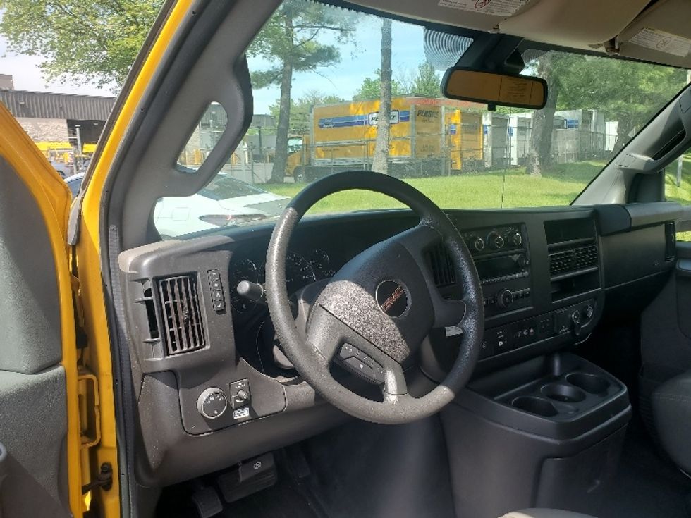 Light Duty Box Truck-Light and Medium Duty Trucks-GMC-2020-Savana G33903-Baltimore-MD-75,412\n\t\tmiles-$ 31,000 - Image 15