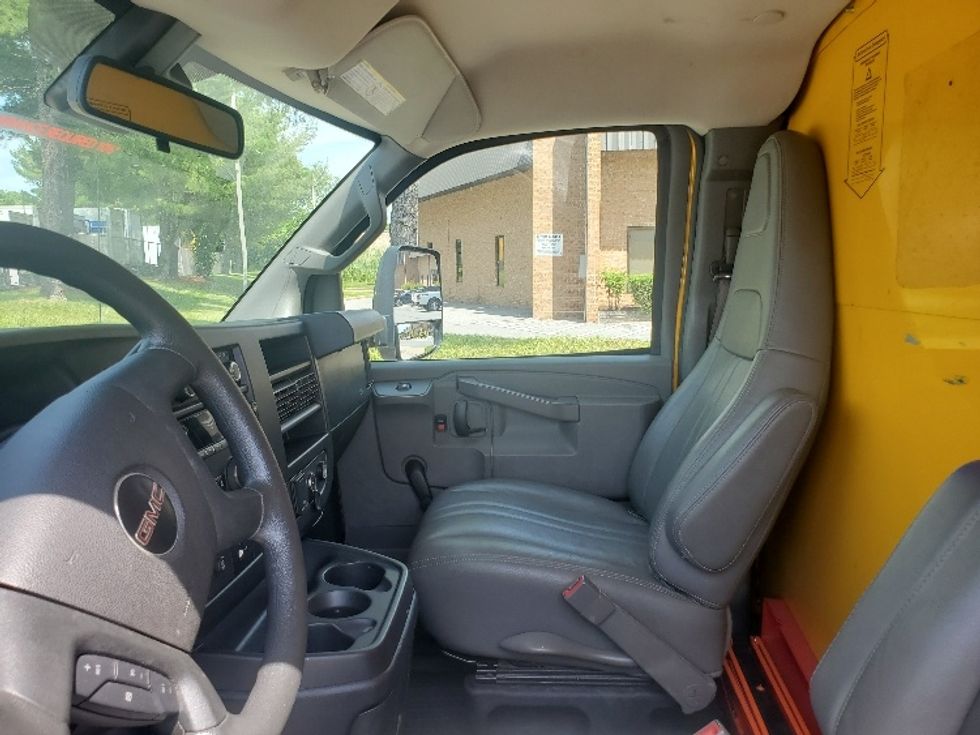 Light Duty Box Truck-Light and Medium Duty Trucks-GMC-2020-Savana G33903-Baltimore-MD-75,412\n\t\tmiles-$ 31,000 - Image 17