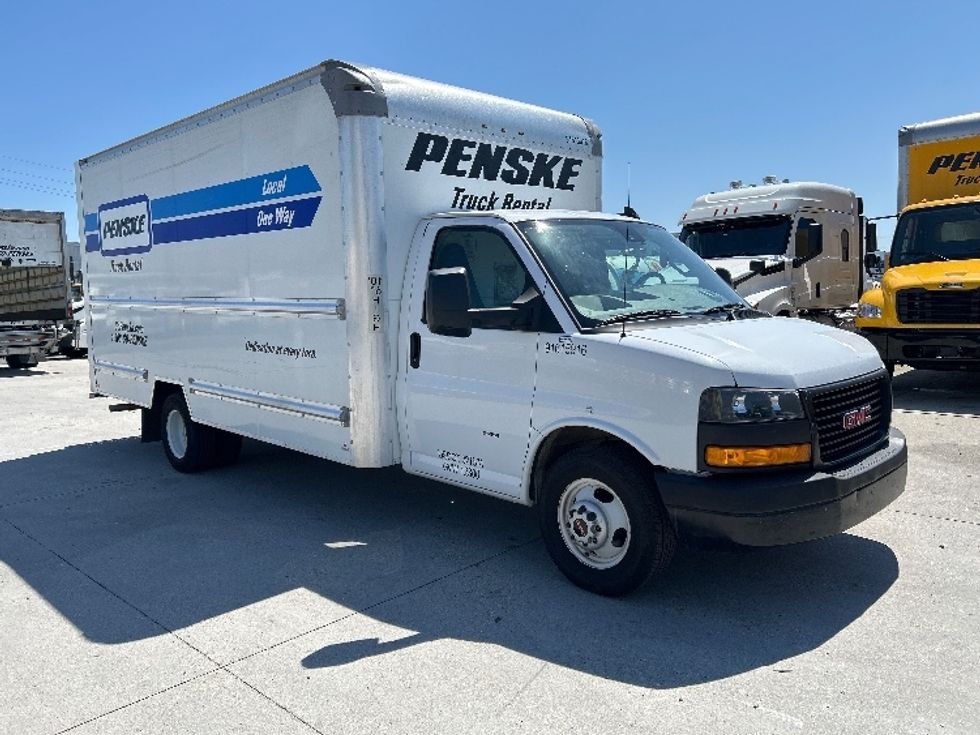 Light Duty Box Truck-Light and Medium Duty Trucks-GMC-2020-Savana G33903-Baton Rouge-LA-116,322\n\t\tmiles-$ 26,250 - Image 1