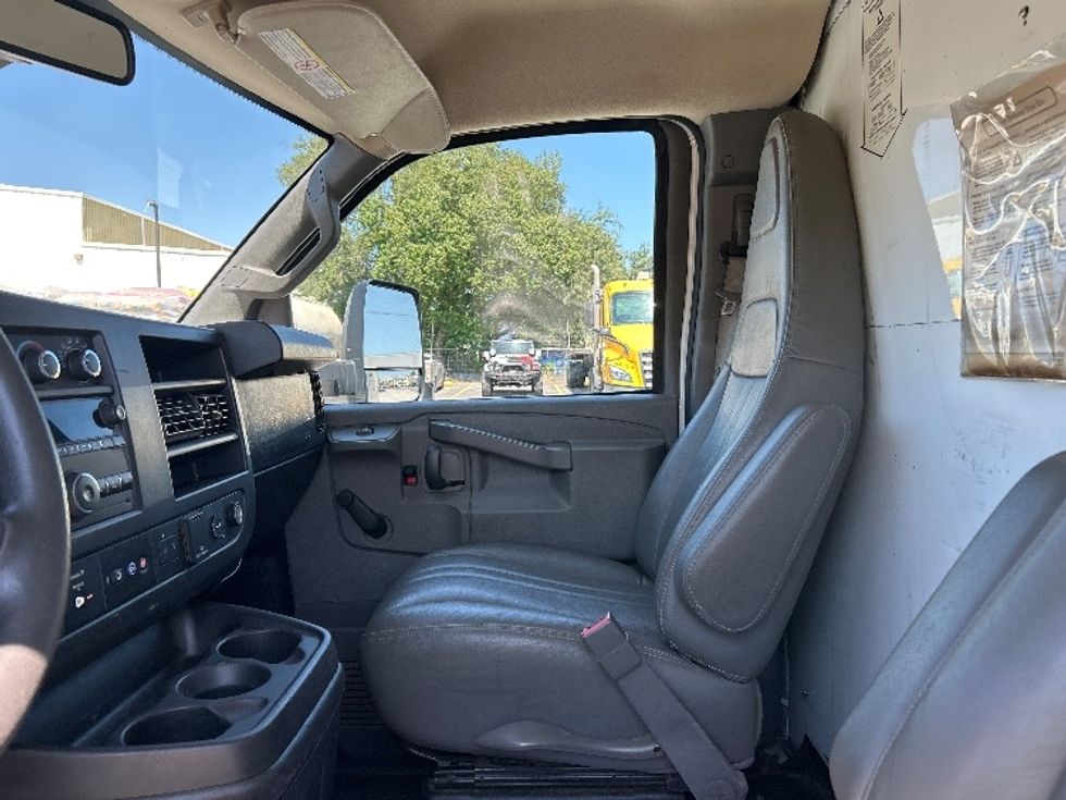 Light Duty Box Truck-Light and Medium Duty Trucks-GMC-2020-Savana G33903-Baton Rouge-LA-116,322\n\t\tmiles-$ 26,250 - Image 15