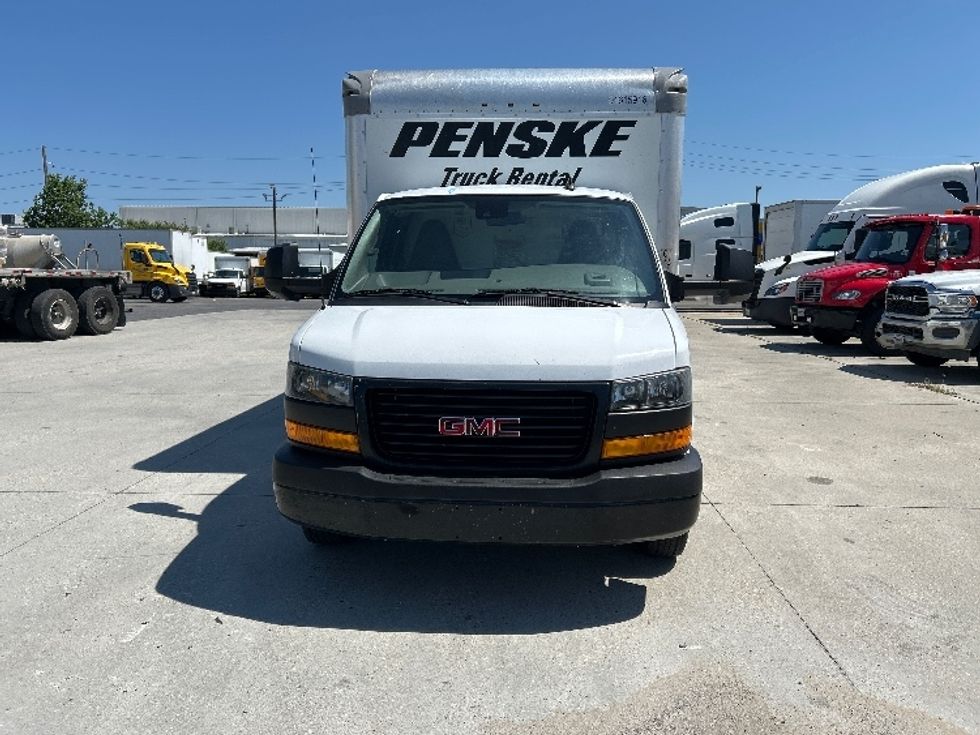Light Duty Box Truck-Light and Medium Duty Trucks-GMC-2020-Savana G33903-Baton Rouge-LA-116,322\n\t\tmiles-$ 26,250 - Image 2