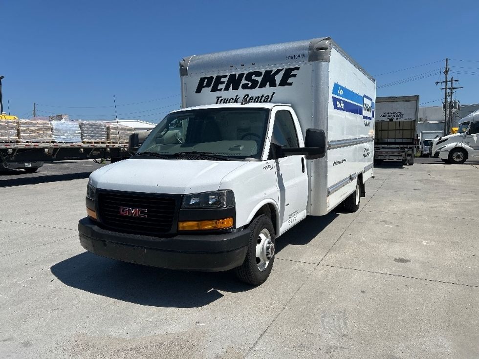 Light Duty Box Truck-Light and Medium Duty Trucks-GMC-2020-Savana G33903-Baton Rouge-LA-116,322\n\t\tmiles-$ 26,250 - Image 3