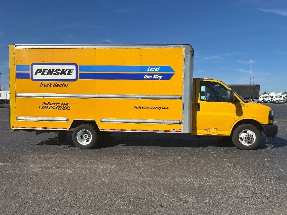 Light Duty Box Truck-Light and Medium Duty Trucks-GMC-2020-Savana G33903-Bensalem-PA-106,713\n\t\tmiles-$ 23,500 - Image 15