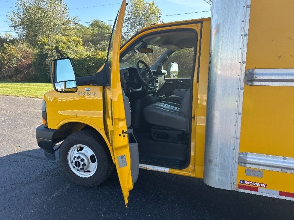 Light Duty Box Truck-Light and Medium Duty Trucks-GMC-2020-Savana G33903-Bensalem-PA-106,713\n\t\tmiles-$ 23,500 - Image 16