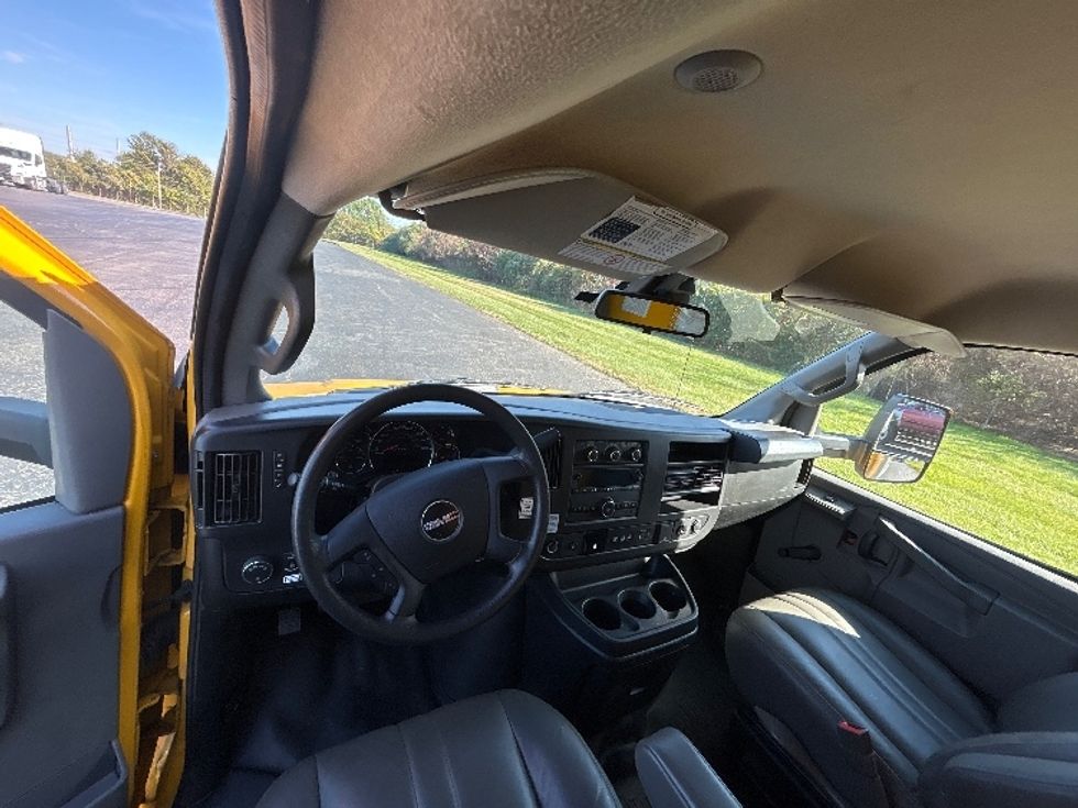 Light Duty Box Truck-Light and Medium Duty Trucks-GMC-2020-Savana G33903-Bensalem-PA-106,713\n\t\tmiles-$ 23,500 - Image 18