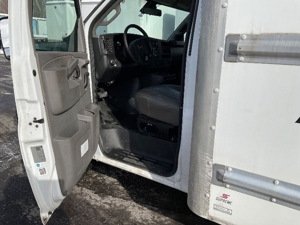 Light Duty Box Truck-Light and Medium Duty Trucks-GMC-2020-Savana G33903-Binghamton-NY-103,089\n\t\tmiles-$ 26,000 - Image 15